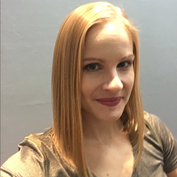 Meet your Posher, Laurie - Picture 3 of 7